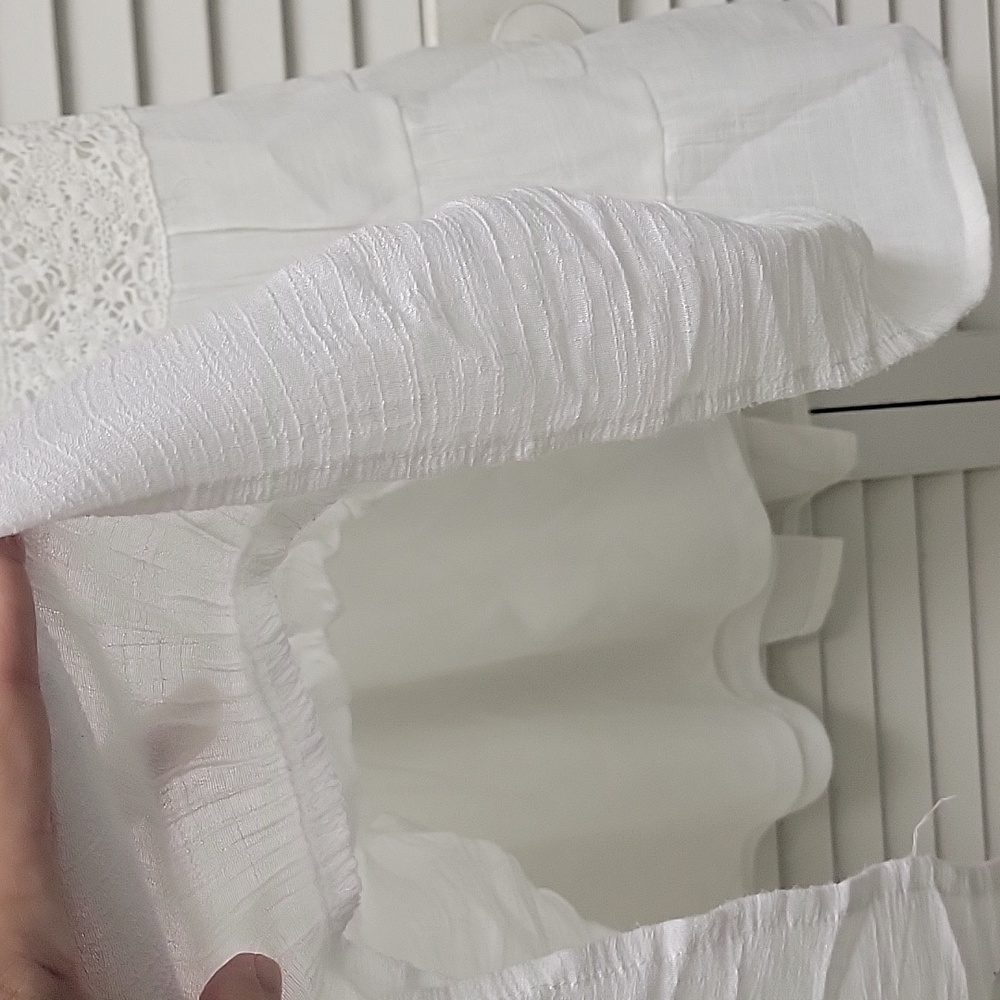 Lily Rose Dress - Picture 2 of 5